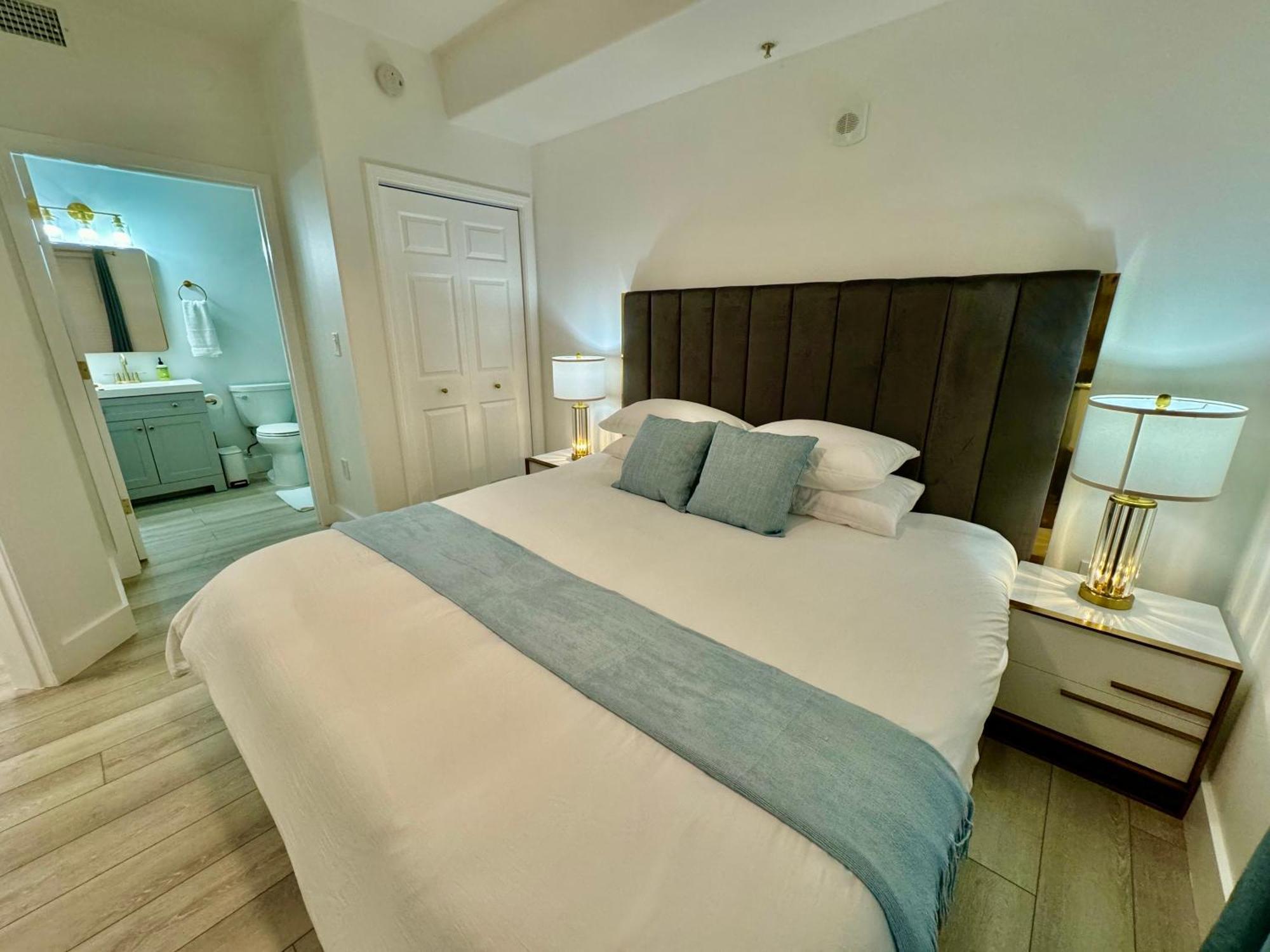 Balcony King Suite - Lake & Pool View Orlando Extérieur photo