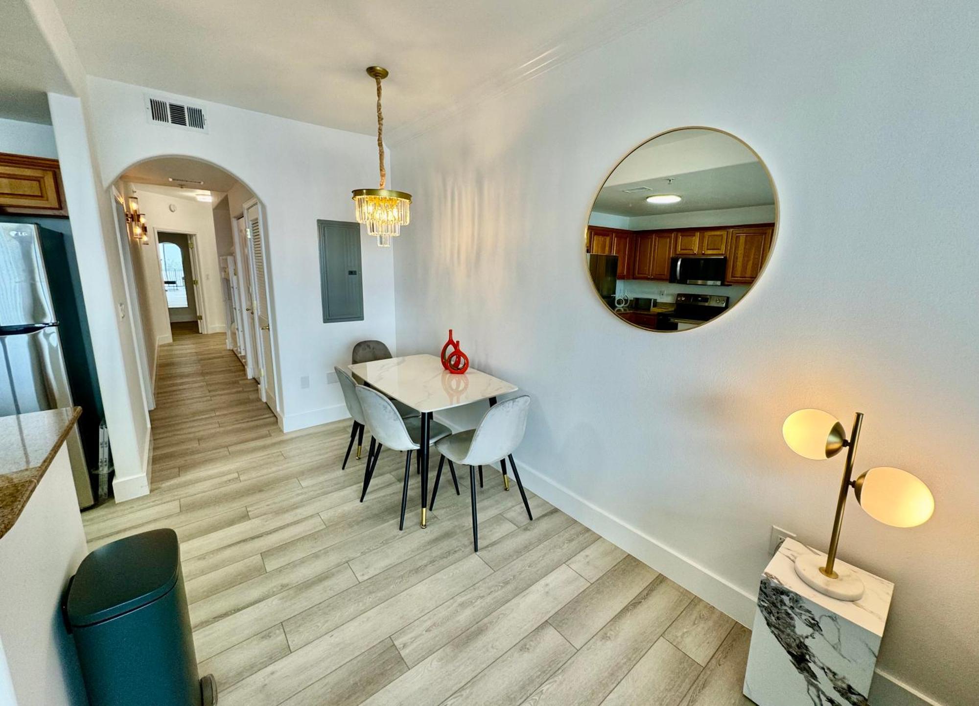 Balcony King Suite - Lake & Pool View Orlando Extérieur photo