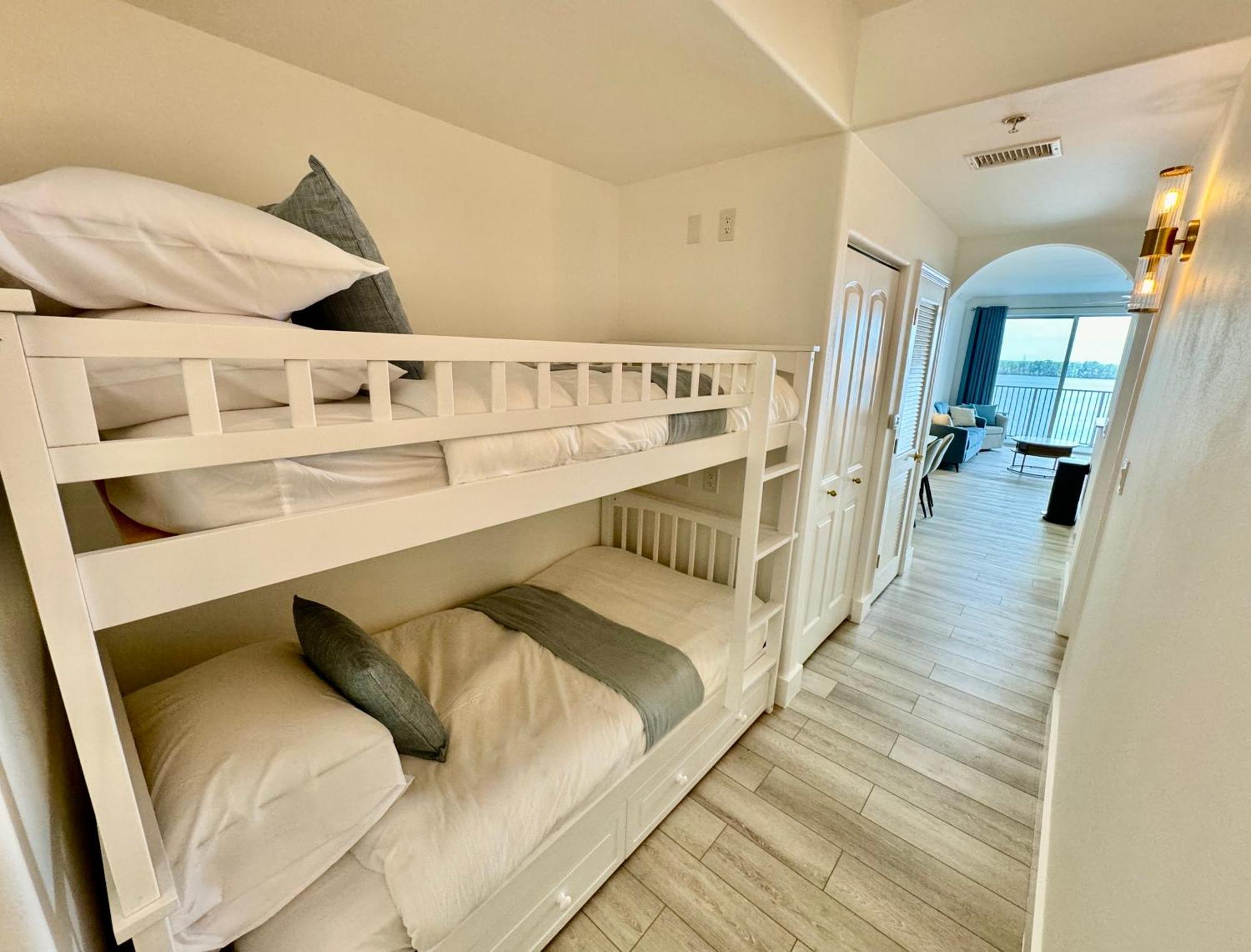 Balcony King Suite - Lake & Pool View Orlando Extérieur photo